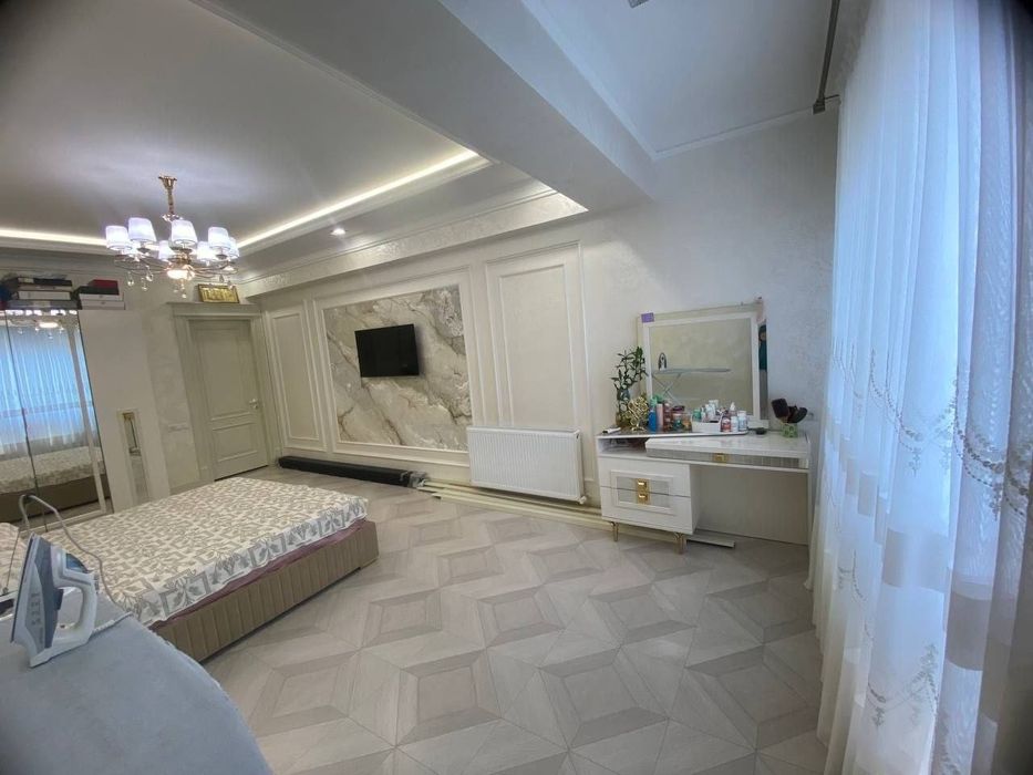 Продается 5ти ком квартира в новостройке, ор-р: улица Нурафшон, 187м²