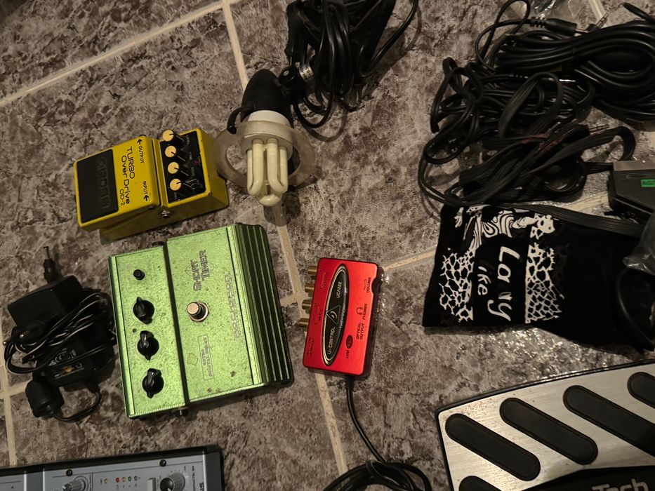 Музикални инструменти.