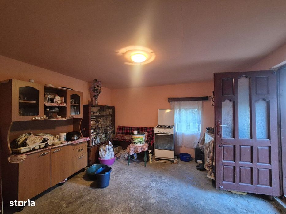 Casă cu 3 camere și teren generos de 4820 mp