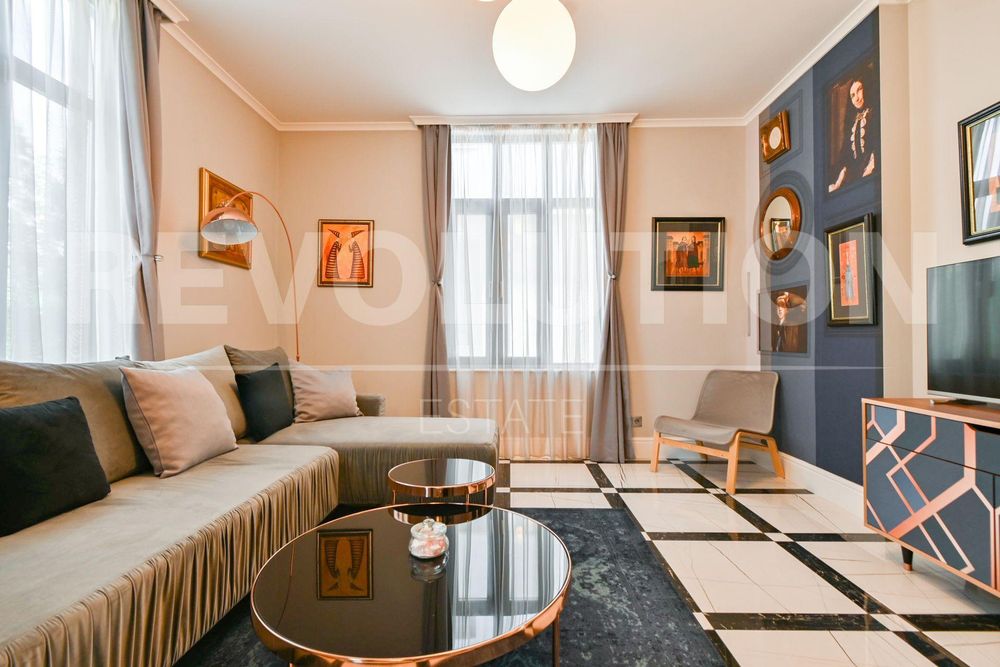 Продава се Тристаен апартамент в София, Център - 123 кв.м за 3171 €/кв.м - Снимка #2