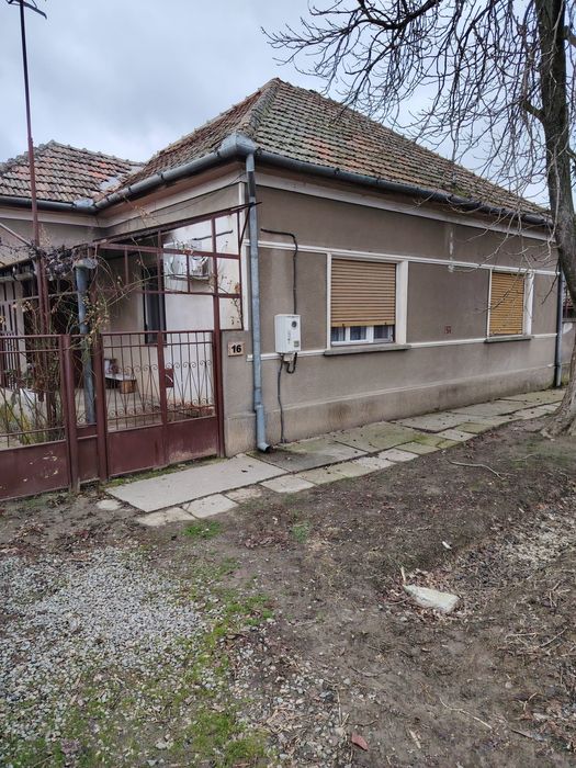 Persoana fizica ! Casa de vanzare vatra veche Mosnita Veche