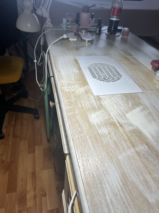 Vand masa de manichiura vintage reconditioanta din lemn masiv