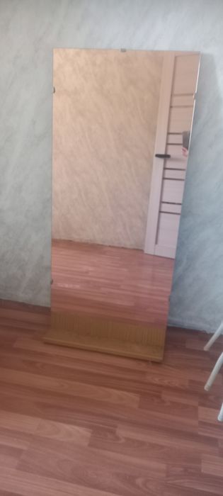 Зеркало высота 120см.