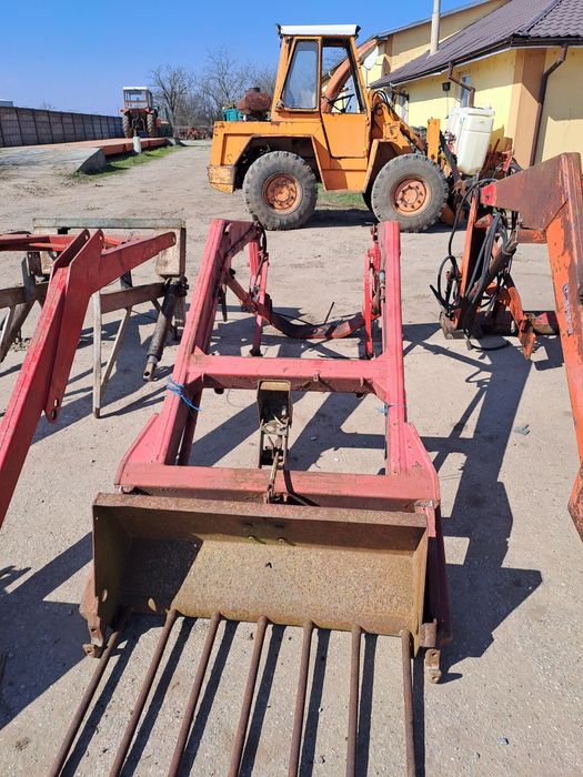 Incarcator frontal pentru tractor