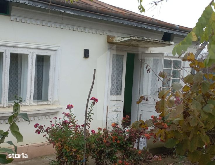Casa batraneasca cu teren – 1.172 mp, Tulbureni