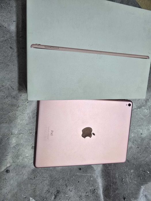 Apple Ipad Pro 1 поколение 9(7) дюймов Wi-Fi (Уральск 0701) лот 847067