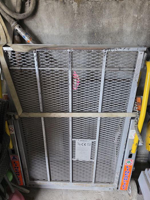 Vand lift persoane cu dizabilități