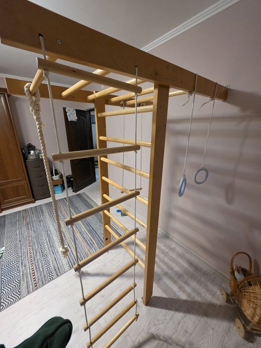 Детская шведская стенка качели