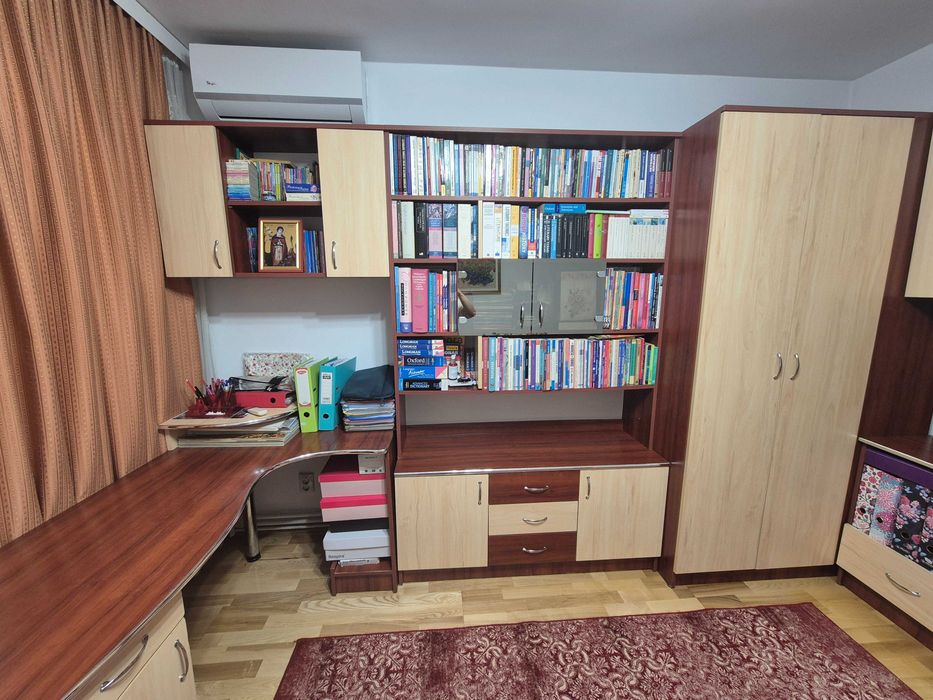 Mobilă - Dulap, bibliotecă, comoda TV, noptieră, birou, canapea