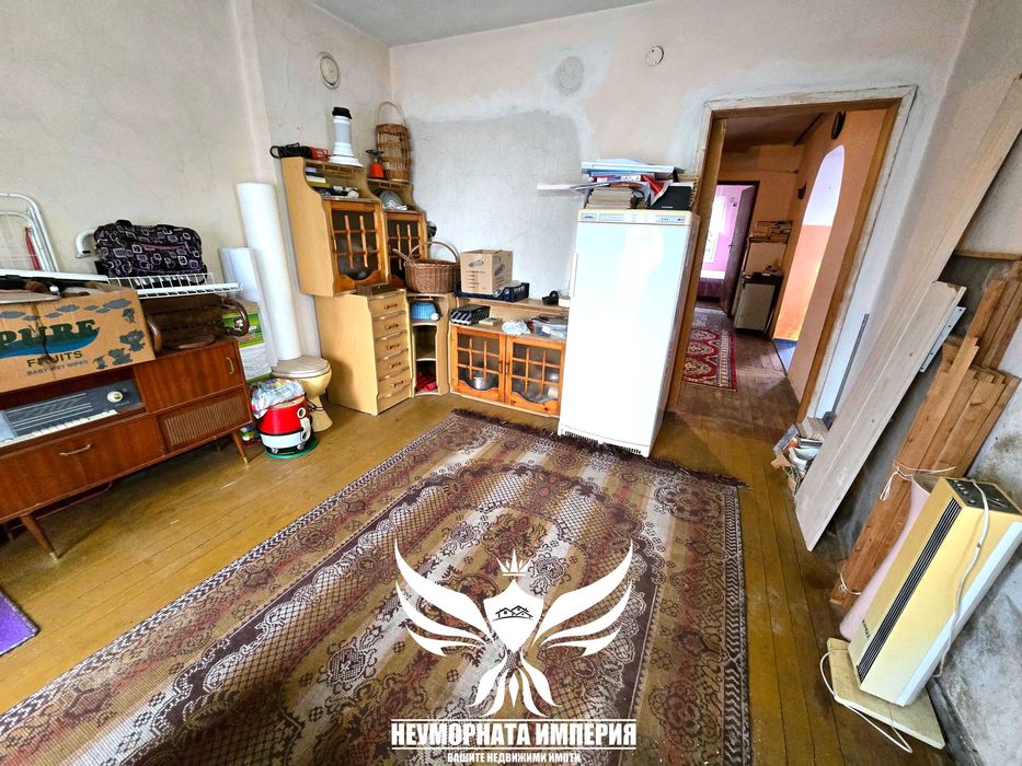 Продавам тристаен 65кв.м. 1ет в гр.Асеновград широк център