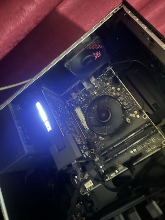 Vand pc gaming plus monitor !!