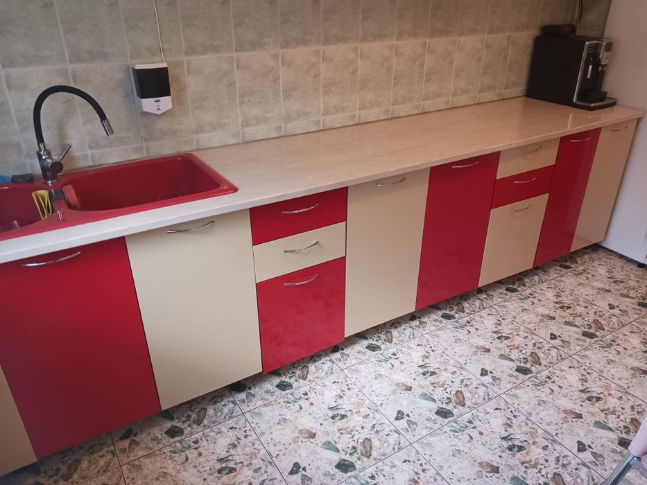 Vând  mobila de bucătărie