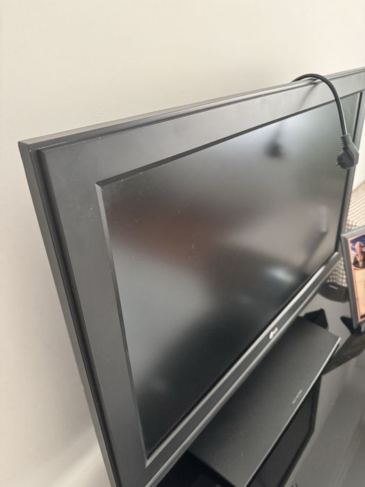 Телевизор LG продается