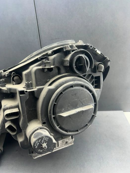 Far dreapta cu Xenon 15436001 Mercedes-Benz E-Class 2006