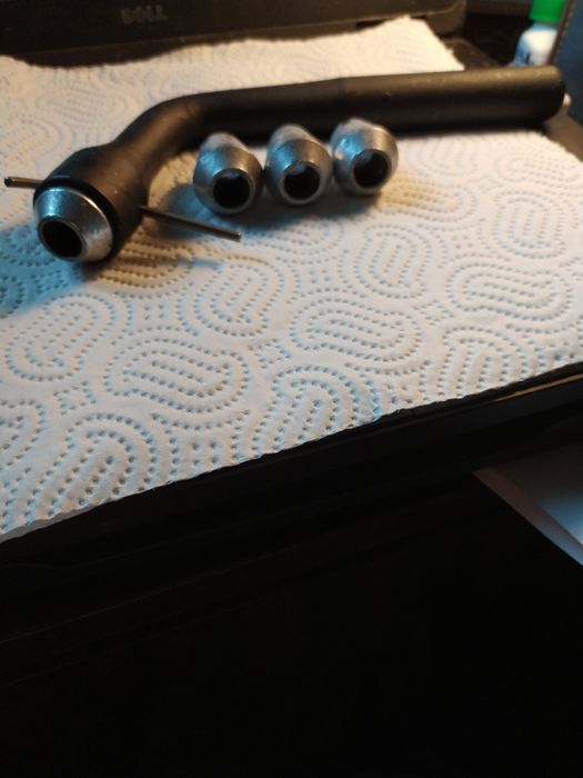 Секретни гайки М 12--1.25 мм със ключа  комплект за автом. джанти-нови