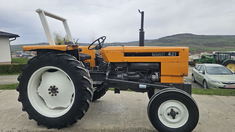 Tractor Renault 421