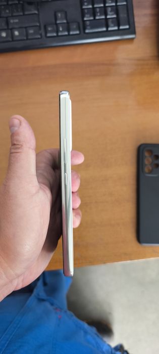Продавам Samsung Galaxy A53 5G с 128 GB вградена памет.
