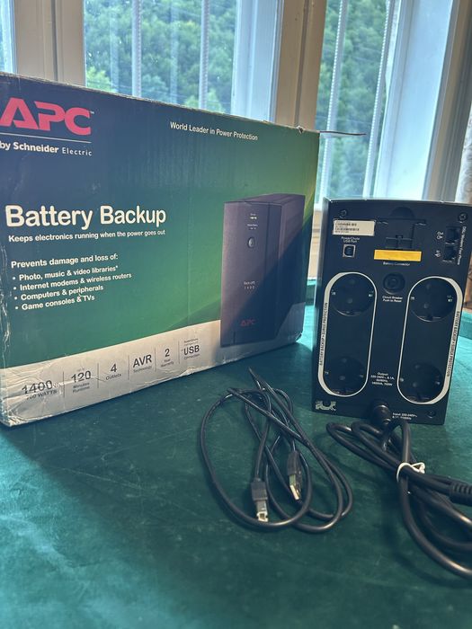 APC Back-UPS 1400VA, 230V, AVR (functie de stabilizator de tensiune), Prize Schuko 700W/1400VA