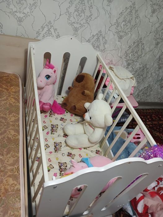 Продаю спальный гарнитур