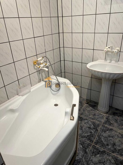 Дава се под наем Тристаен апартамент в Пловдив, Христо Смирненски - 146 кв.м за 350 € - Снимка #10