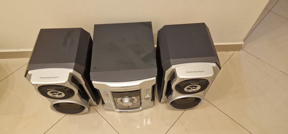 Музикална уредба SONY