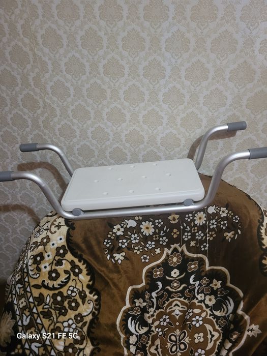 Сиденье для ванной