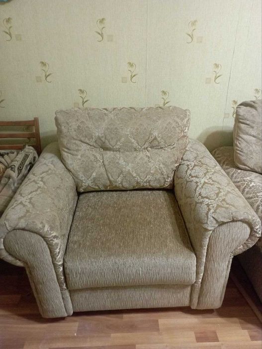 Продается раскладной диван и кресло