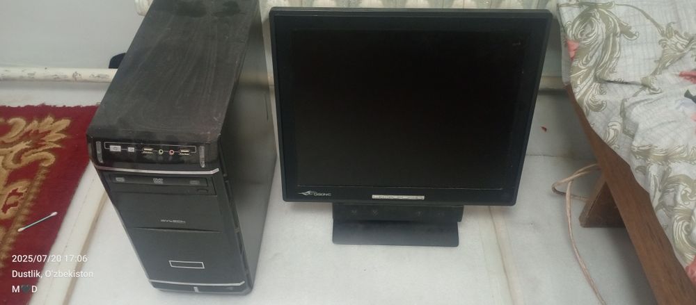 Kampuyuter sotiladi srochniy pul zariligi uchun