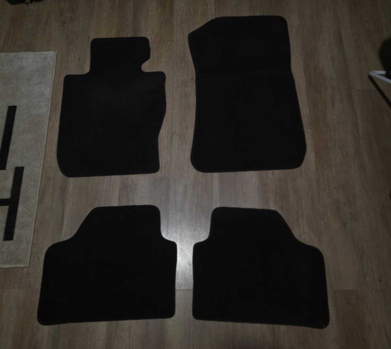 Presuri/covorase auto mocheta ORIGINALE BMW X1 E84, Seria 3 E90, E91