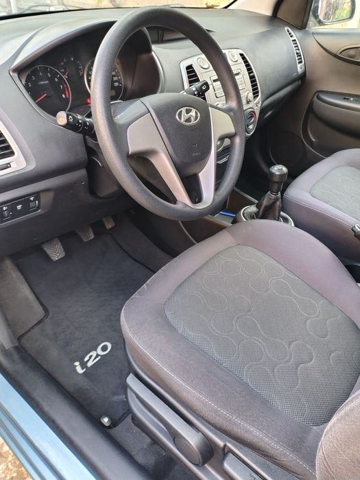 Vând Hyundai i20