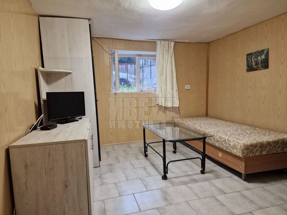 Продава се Тристаен апартамент в Варна, Цветен квартал - 100 кв.м за 1100 €/кв.м - Снимка #2