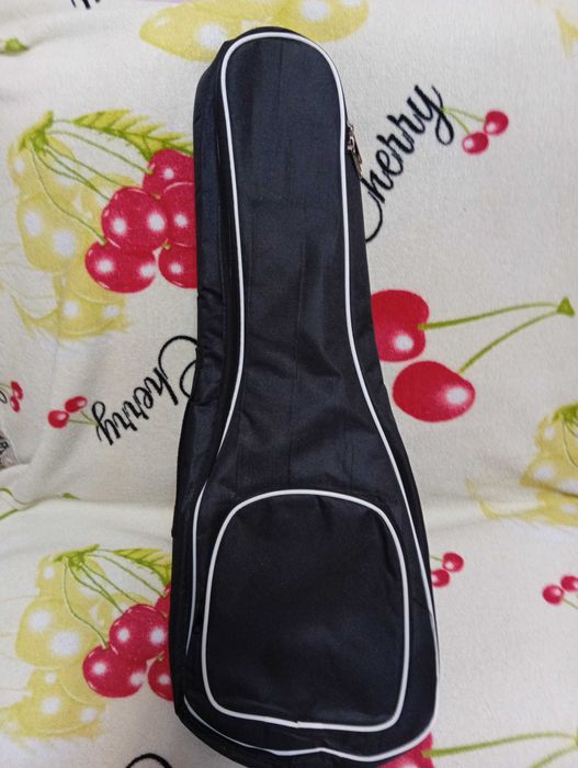 Продам гитару укулеле.