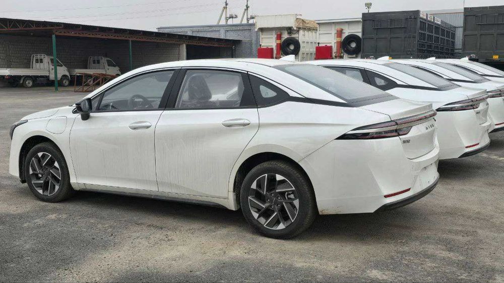 Новая партия электромобилей GAC AION S plus