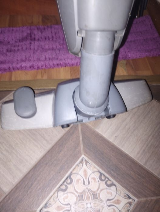 Aspirator cu fir  folosit