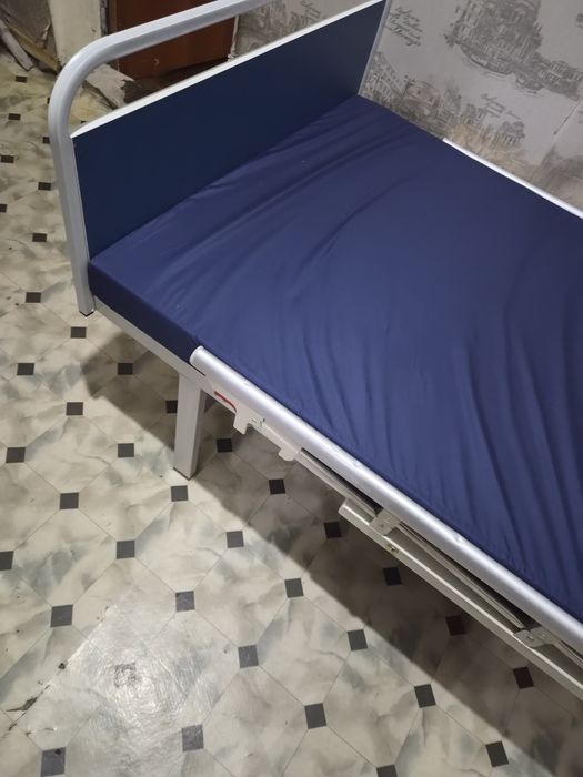 Кровать медицинский