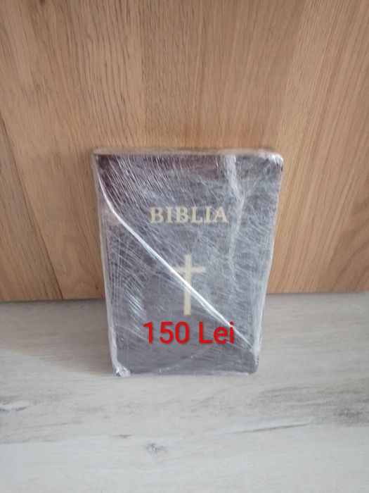 Vând biblii  mari medii