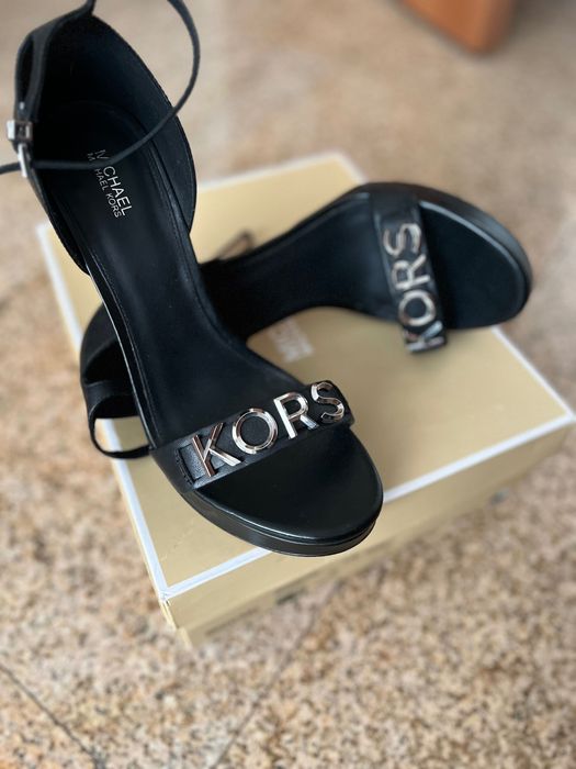 Michael Kors обувки на висок ток