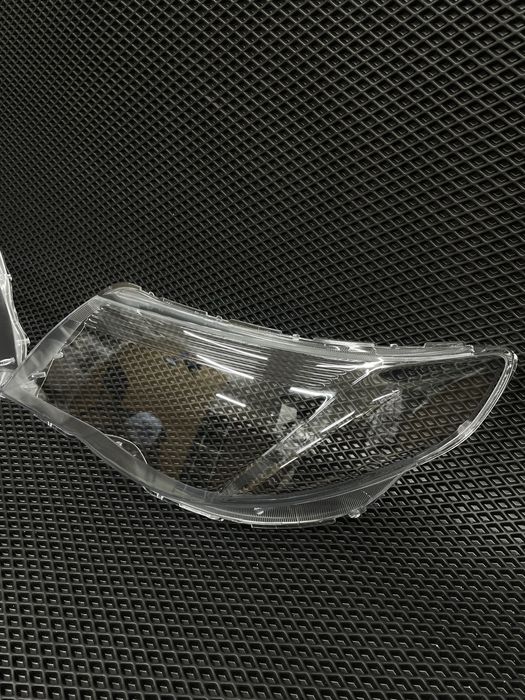 Стекла Фар Subaru Forester