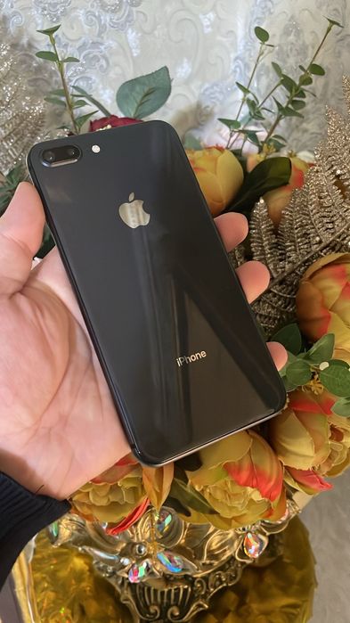 Продам Айфон 8+. 64Gb
