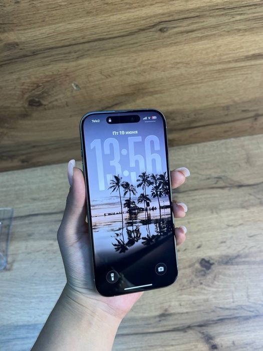 Телефон iPhone 15 pro