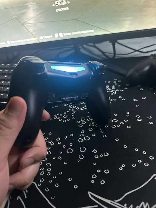 Геймпад Dualshok 4