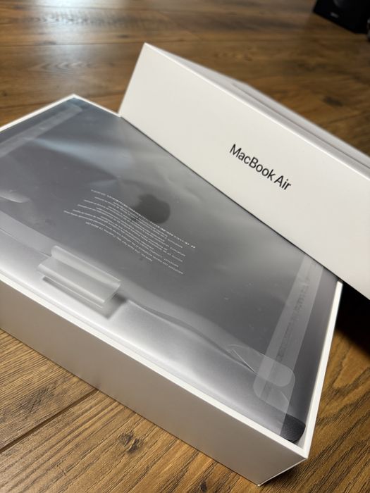 Macbook air 13”, 16gb ram, 512gb stocare, 8core cpu si gpu