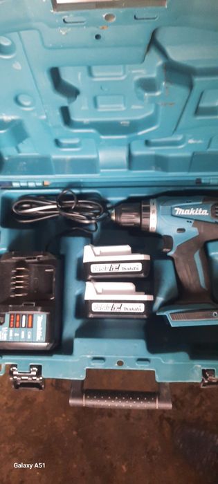 Шуруповерт Макита