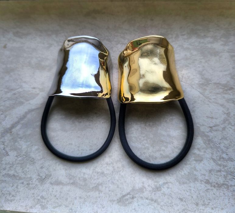 Ластици за коса, брошки, обеци