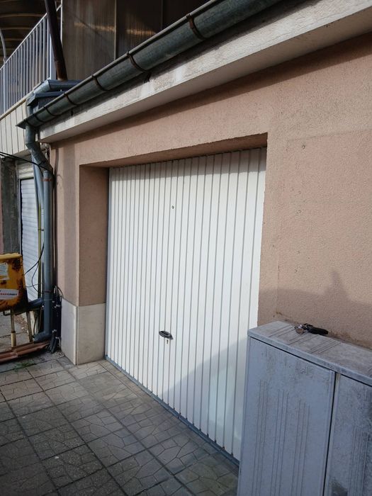 Електрическа Гаражна Врата