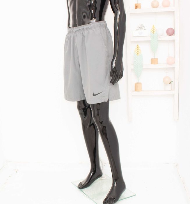Nike оригинални мъжки шорти сиви за бягане фитнес L