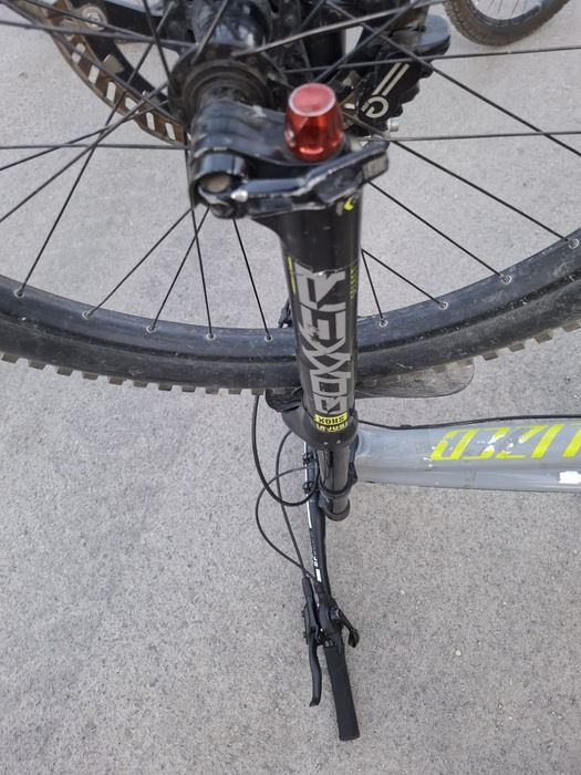 Продавам rock shox boxxer select