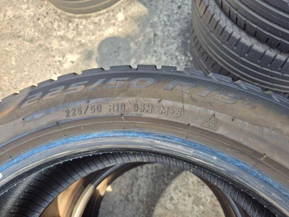 4 Anvelope de IARNA - 225/50/18 95H - PIRELLI SOTTOZERO RFT * OEM BMW - Stare F BUNA - DOT 2023 !