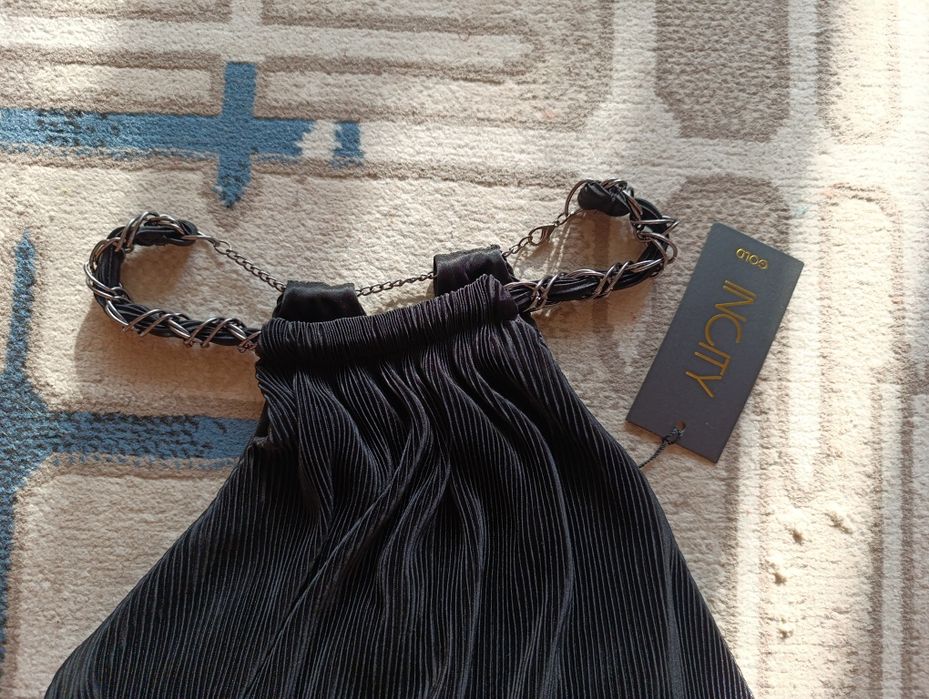 Новое платье с биркой