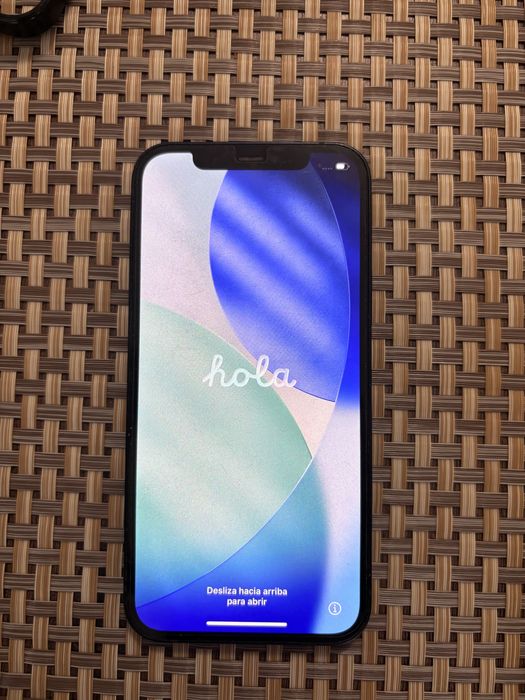 Продавам iphone 12 64 gb